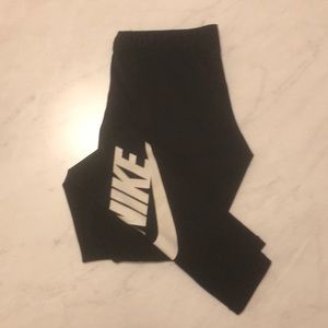 Nike women’s leggings size small